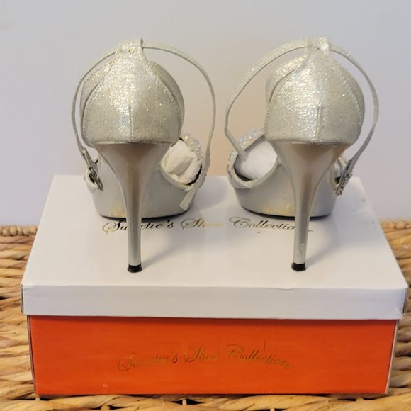 ❣️HP❣️Sweetie's Shoe Collection "Sherri" Jewel silver sequin sandal sz: 7.5 - Picture 3 of 10